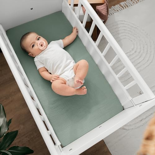 Comfy Cubs Muslin Bassinet Sheet - Image 2
