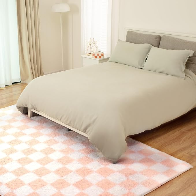 Super Soft Rug for Bedroom, 5x8 Ft Pink and White Area Rug Classic Checkered Shaggy Anti-Skid High Pile Soft Fluffy Rug Fuzzy Carpet for Living Room Bedroom Kids Room Nursery, Dorm Home Decor