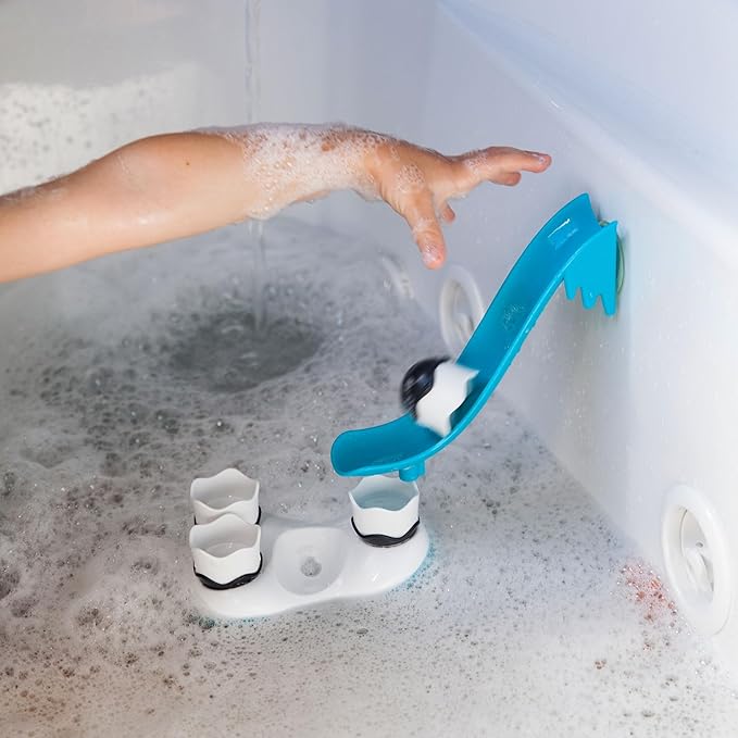 Fat Brain Toys Waddle Bobbers, Kids Bath Toys, Bath Time Fun Playset with Floating Penguins