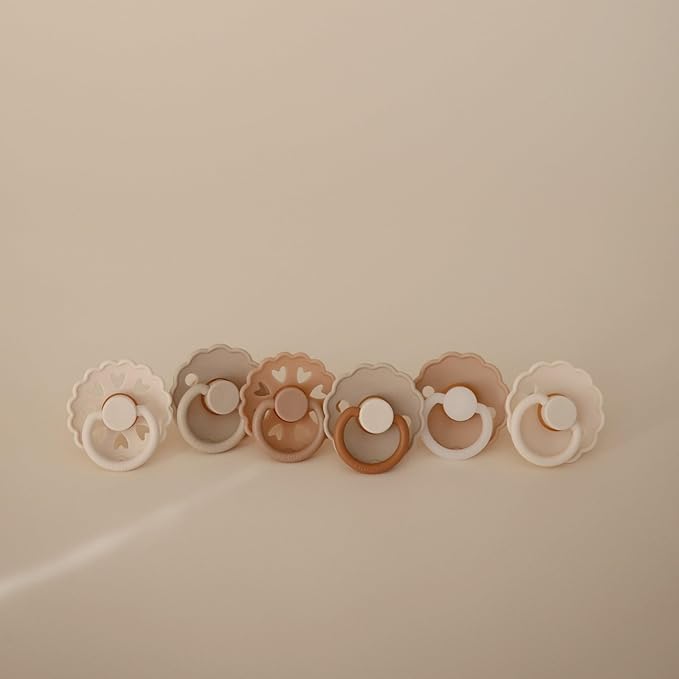 FRIGG Natural Rubber Baby Pacifier 6-Pack Cinnamon Charm | Made in Denmark | BPA-Free (0-6 Months)