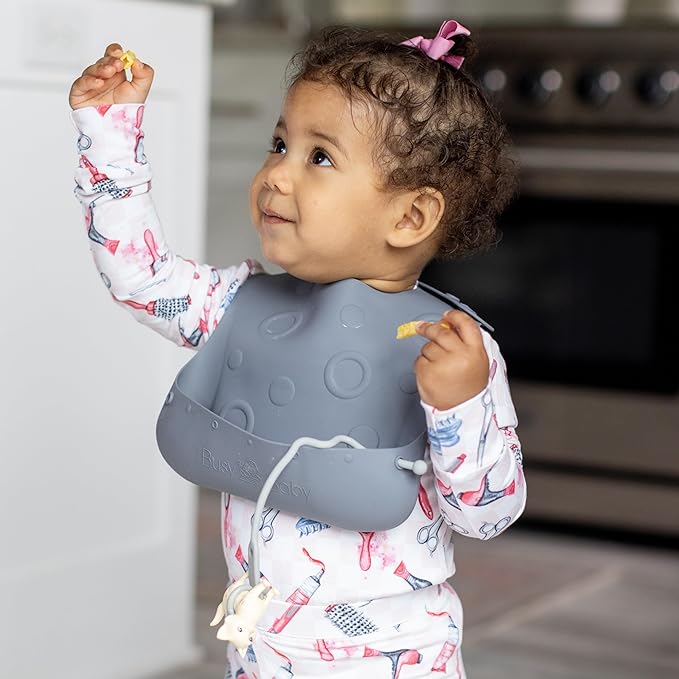 BUSY BABY Bungee Bib & Utensil Set – Adjustable Silicone Bib with Pocket & Tethered Utensils for Babies & Toddlers