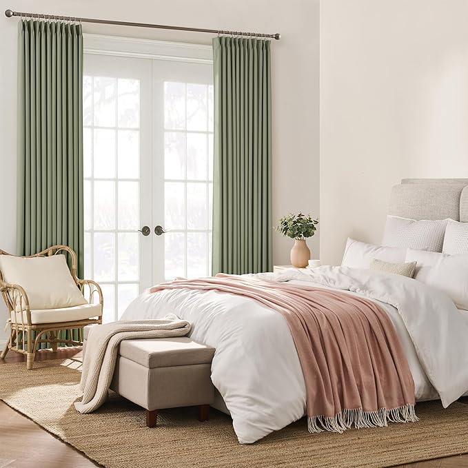 KEQIAOSUOCAI 90 Inch Light Sage Green Blakcout Curtains with Pinch Pleat,Room Darkening Energy Saving Insulated Soundproof Window Treatments for Bedroom/Closet(2 Panels, 40 x 90 Inch, Sage)